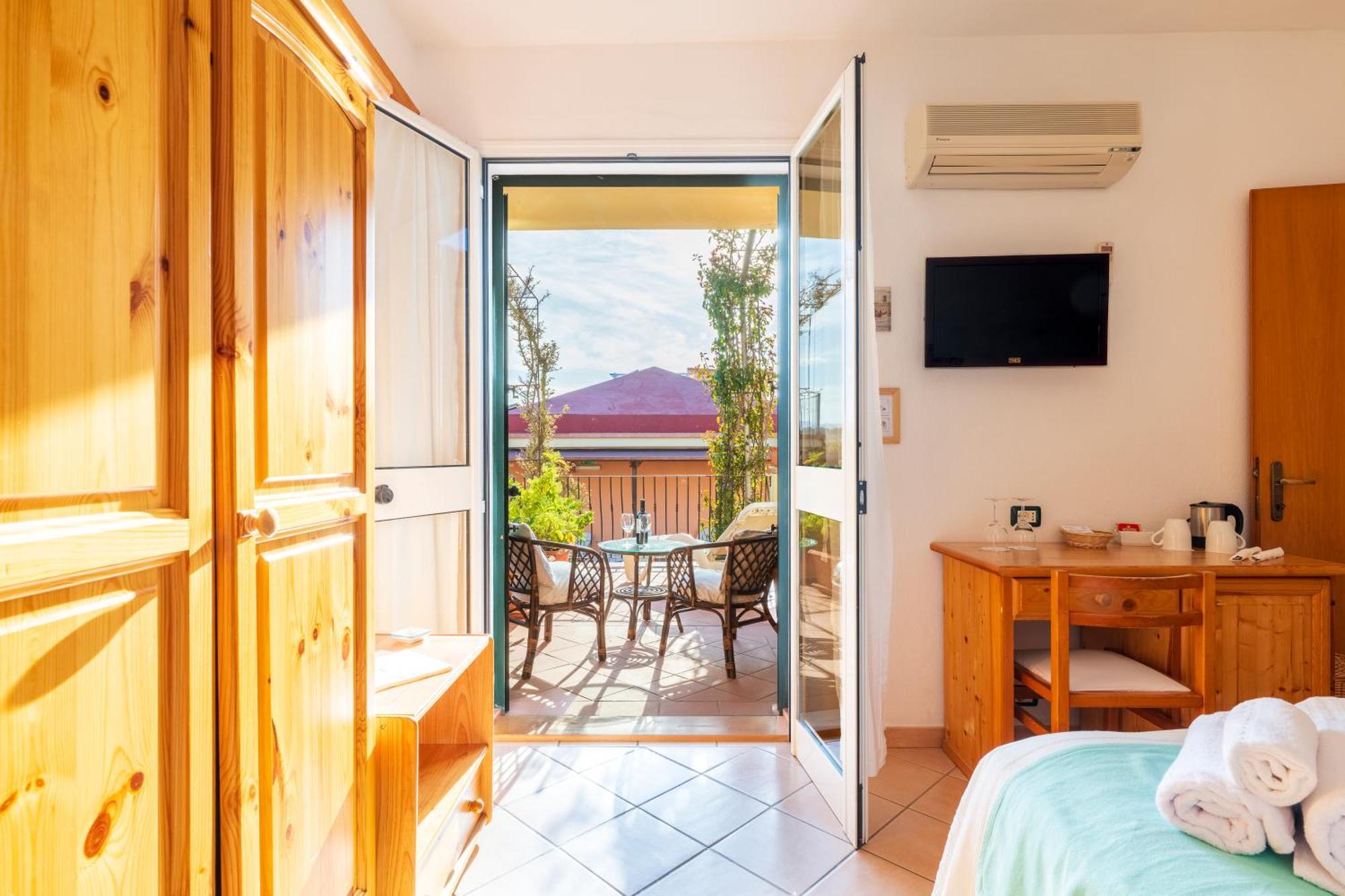 Domus De Janas Sul Mare 3*