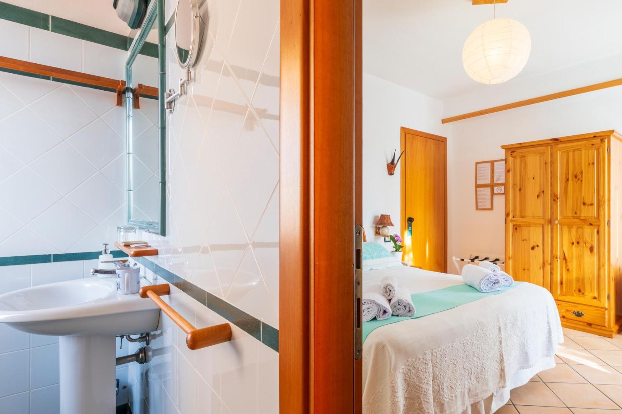 Domus De Janas Sul Mare 3*