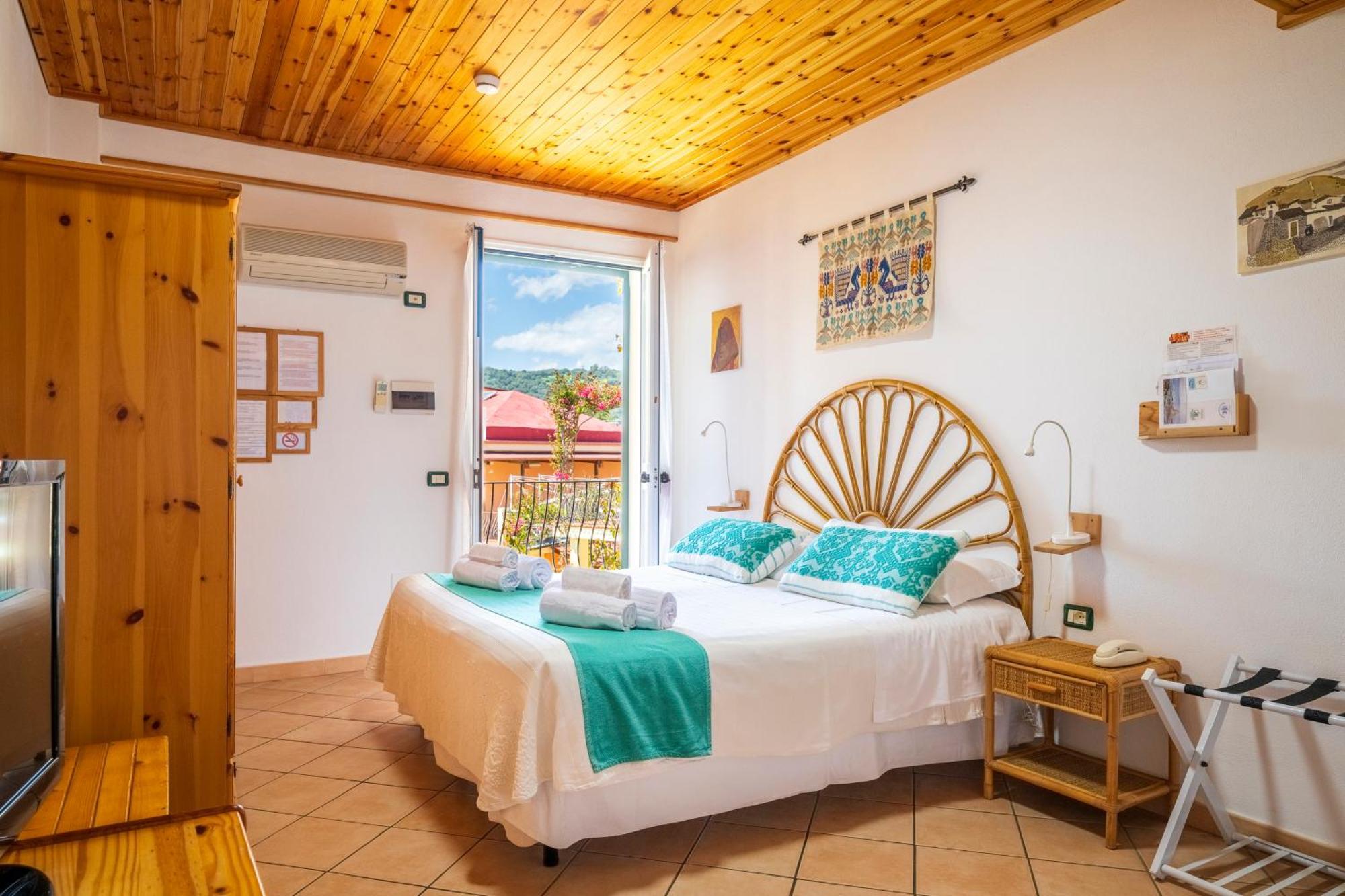 Domus De Janas Sul Mare Hotel Bari Sardo