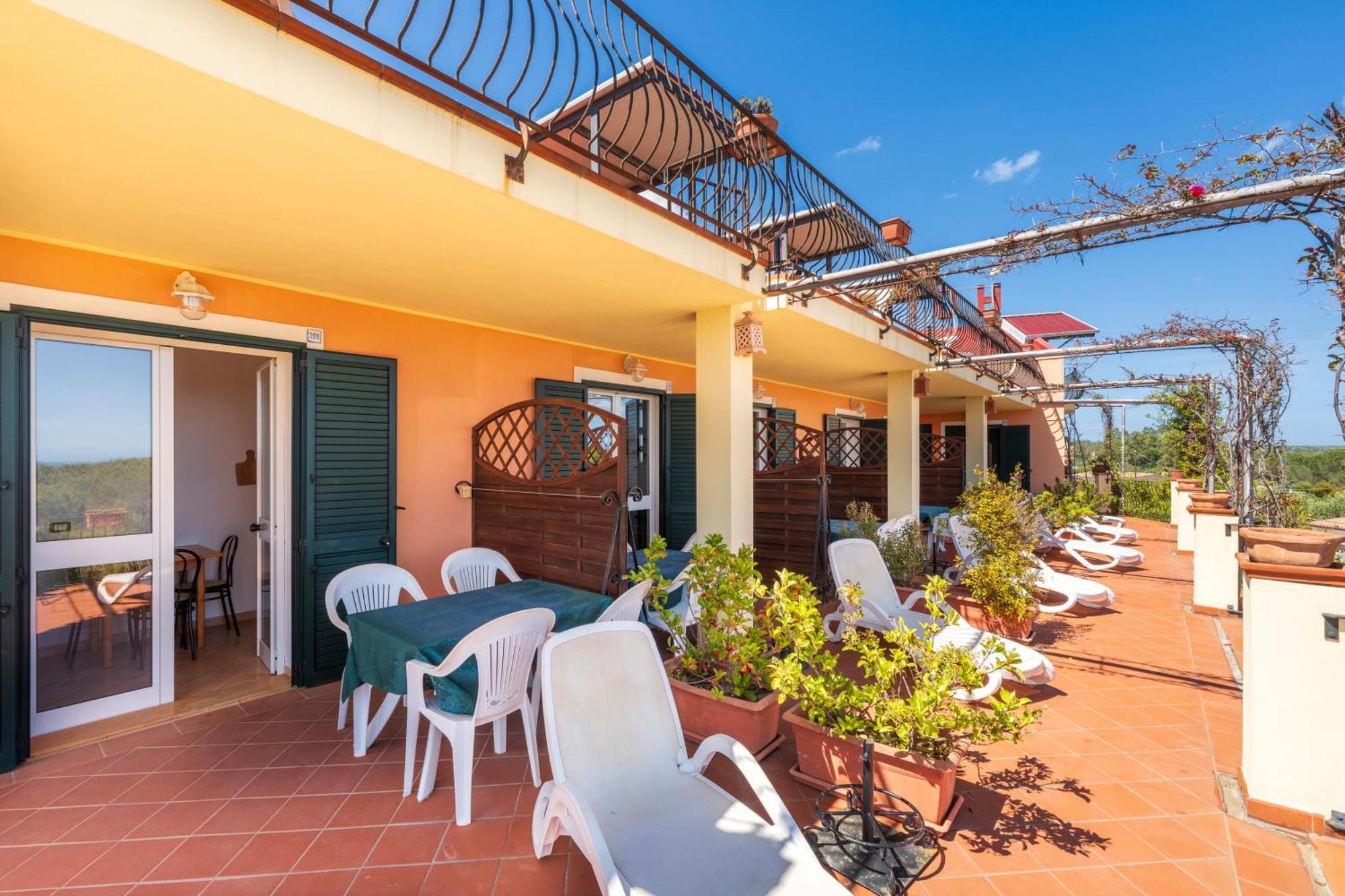 Domus De Janas Sul Mare Hotel