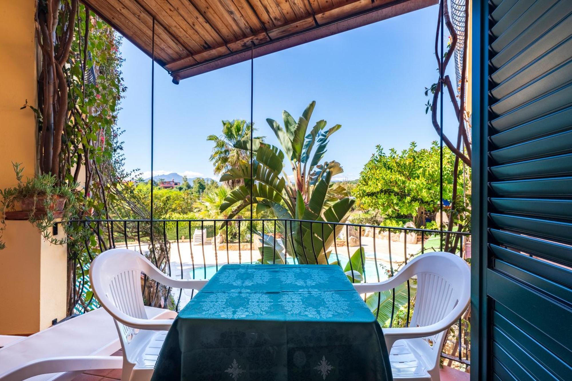 Domus De Janas Sul Mare Hotel 3*