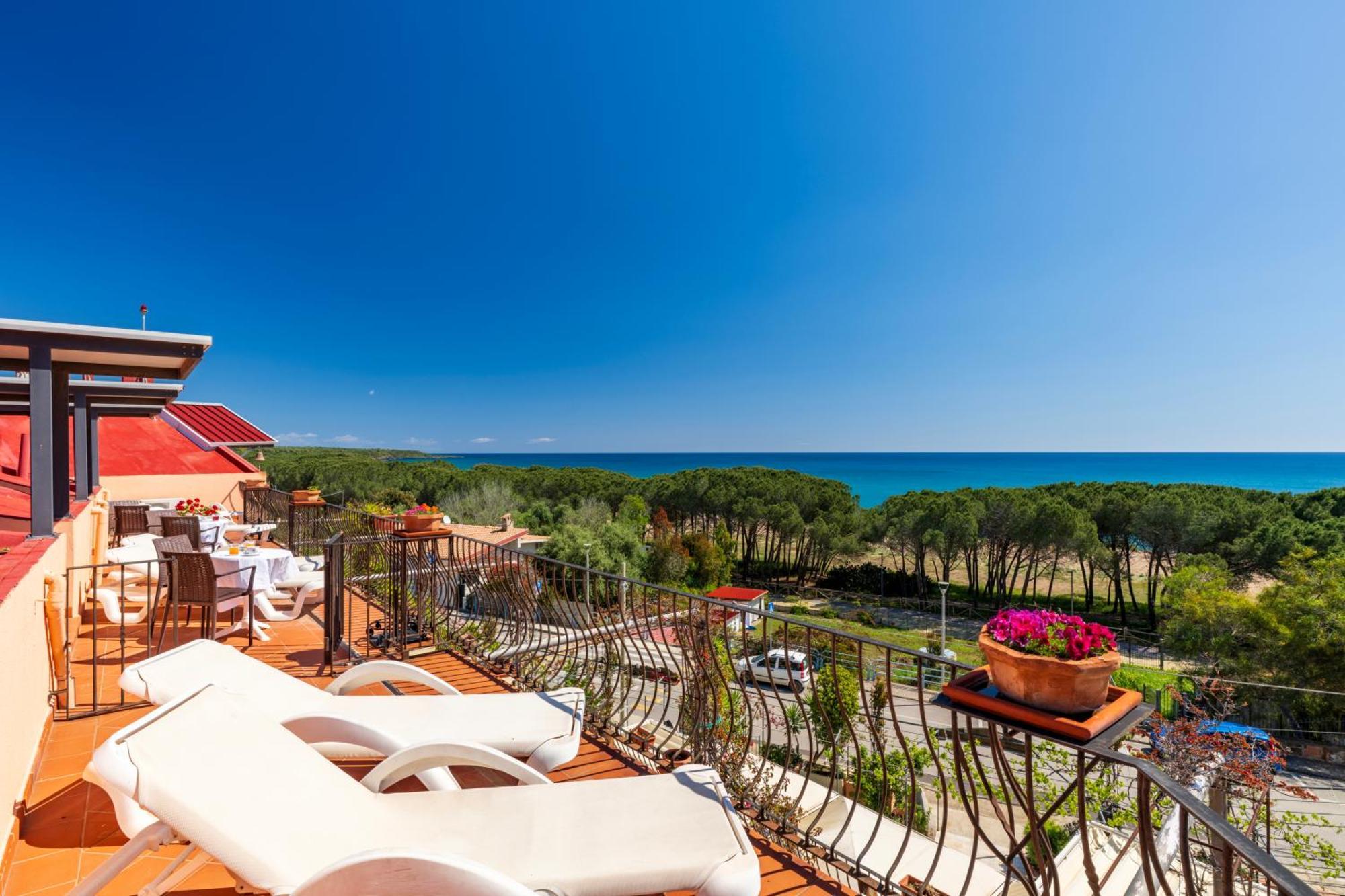 Domus De Janas Sul Mare Hotel Bari Sardo