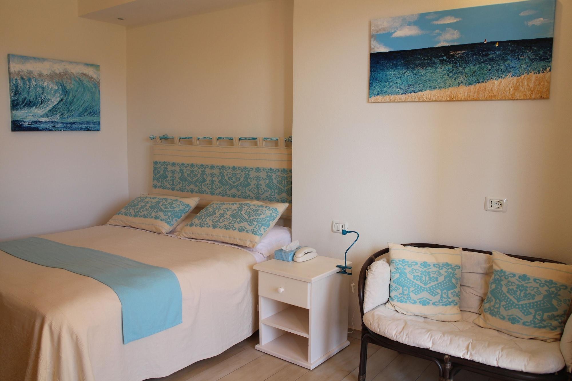 Hotel Domus De Janas Sul Mare 3*
