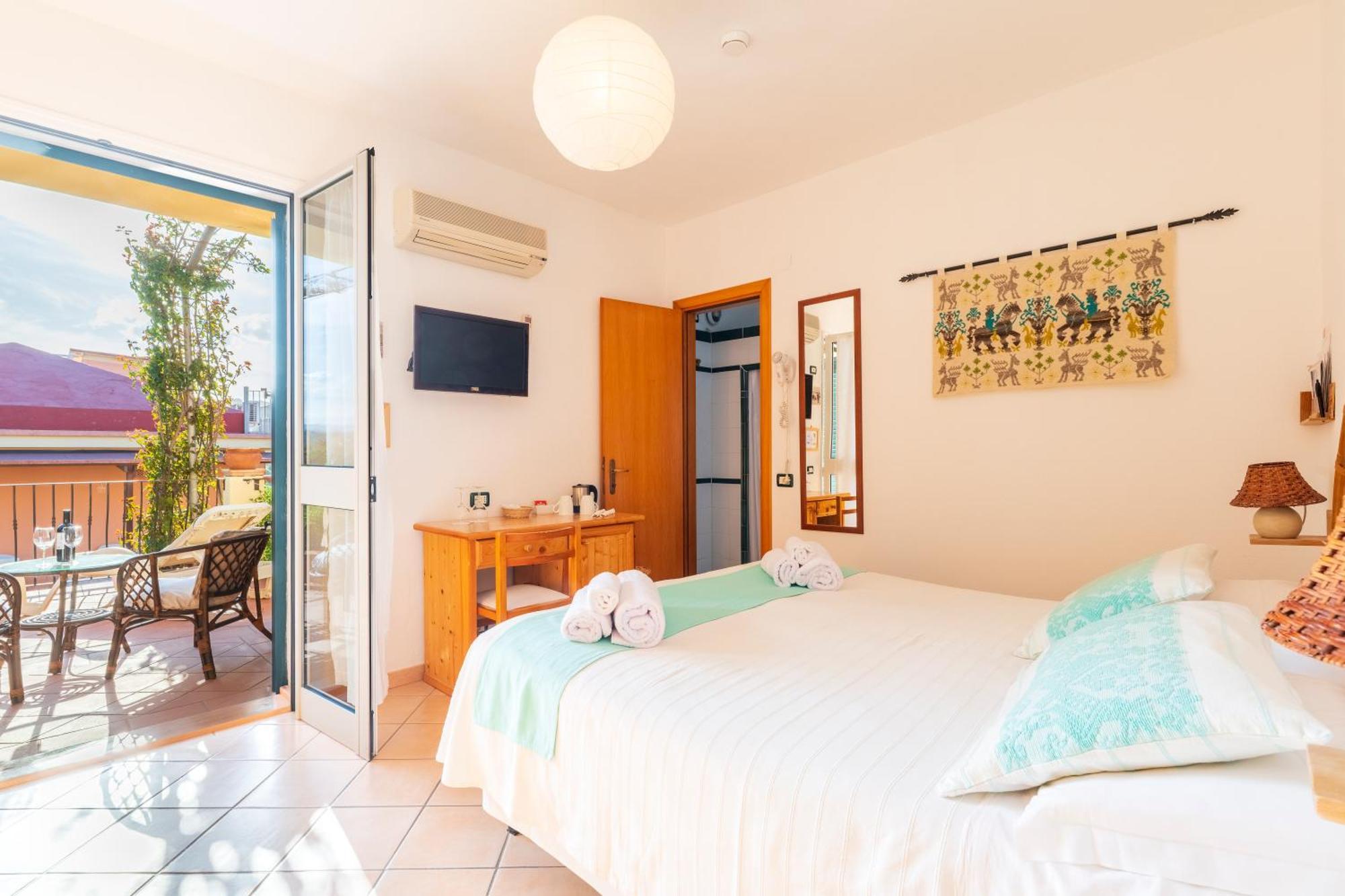 Domus De Janas Sul Mare Hotel