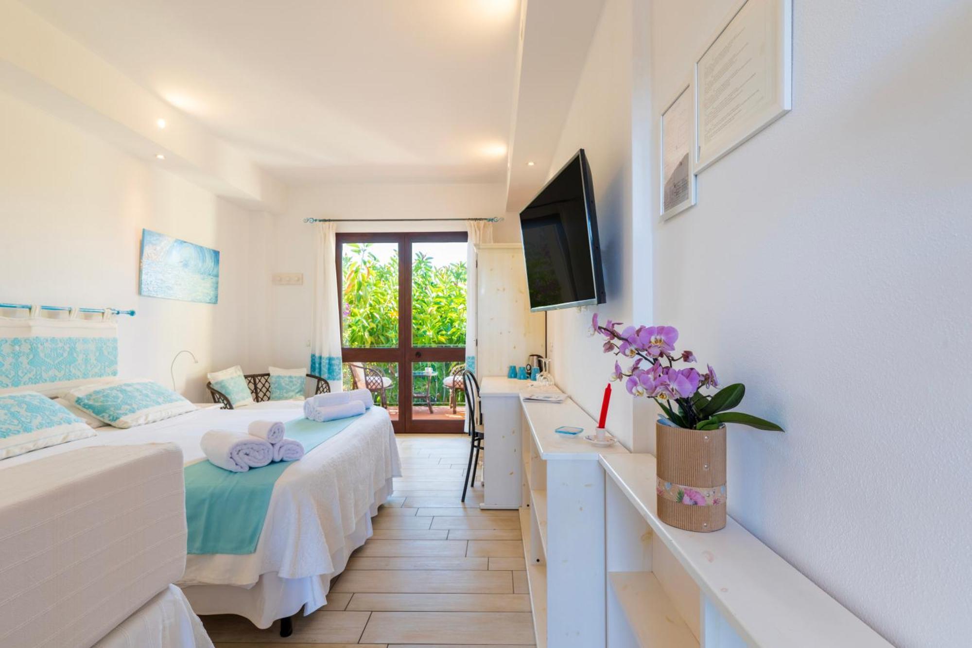 Domus De Janas Sul Mare Hotel