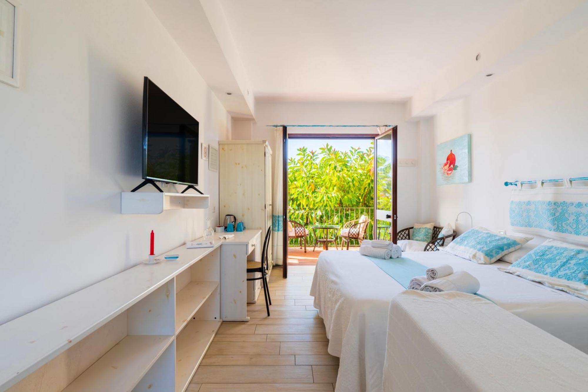 Domus De Janas Sul Mare Hotel Bari Sardo